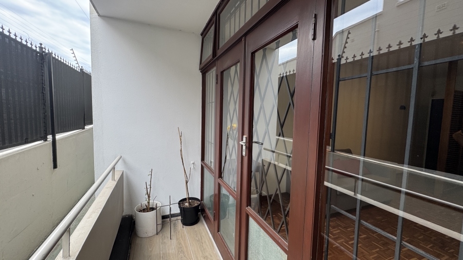 To Let 1 Bedroom Property for Rent in Gardens Western Cape